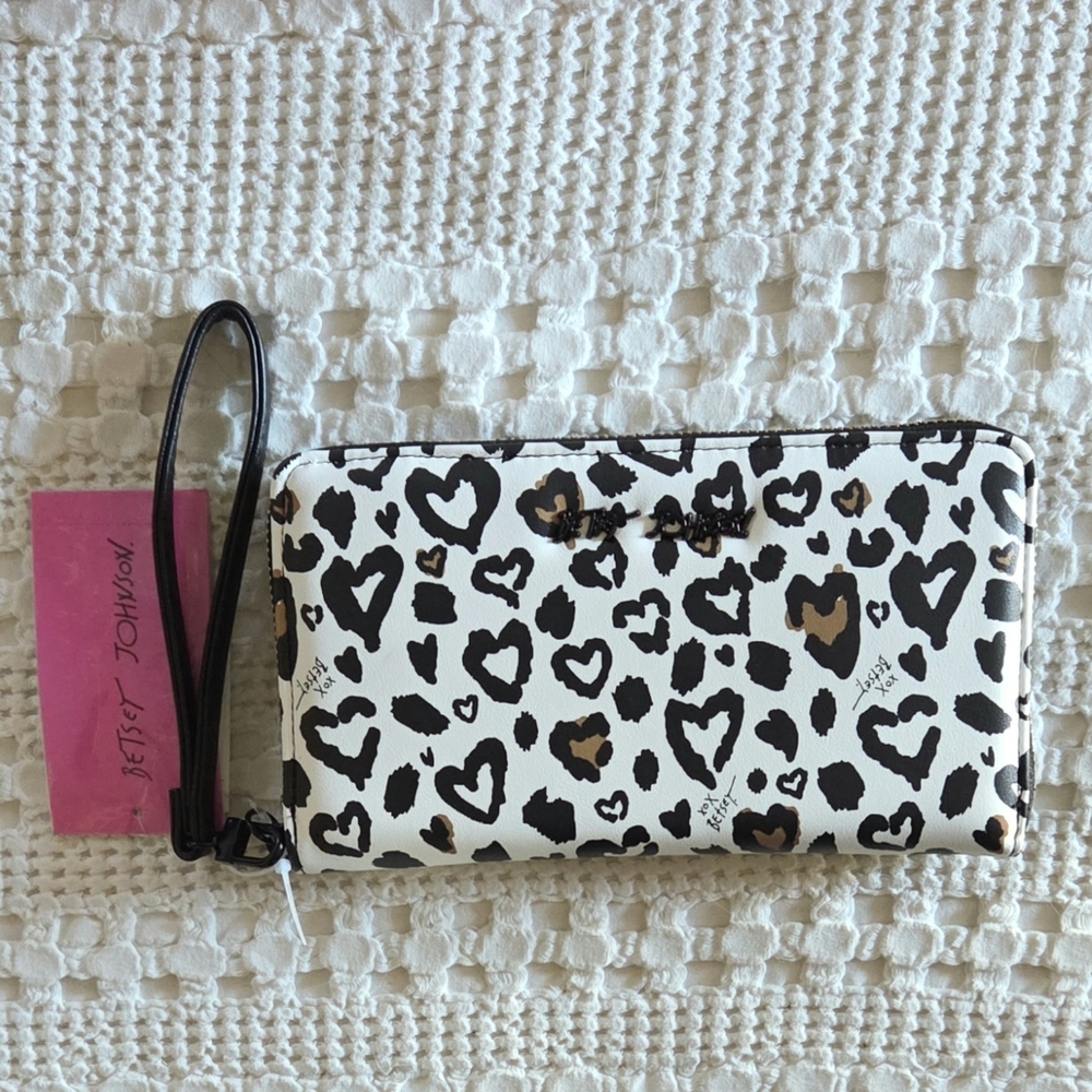 Betsy Johnson Heart Leopard Print Wristlet Wallet